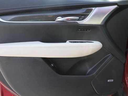 Used 2020 Cadillac XT6 Sport image 12