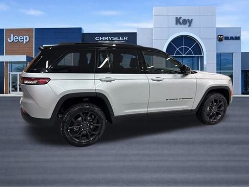 New 2025 Jeep Grand Cherokee Limited AWD/4WD image 7