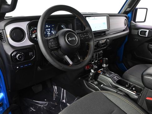 Used 2024 Jeep Wrangler Unlimited AWD/4WD image 12