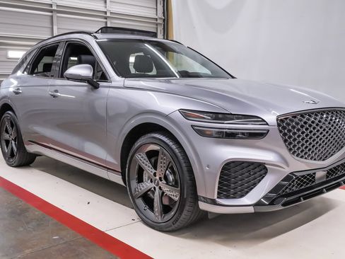 Certified 2024 Genesis GV70 2.5T w/ Sport Prestige Package AWD/4WD image 5