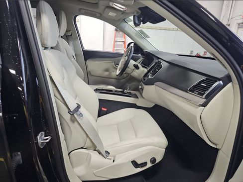 Used 2024 Volvo XC90 T8 Plus AWD/4WD image 17