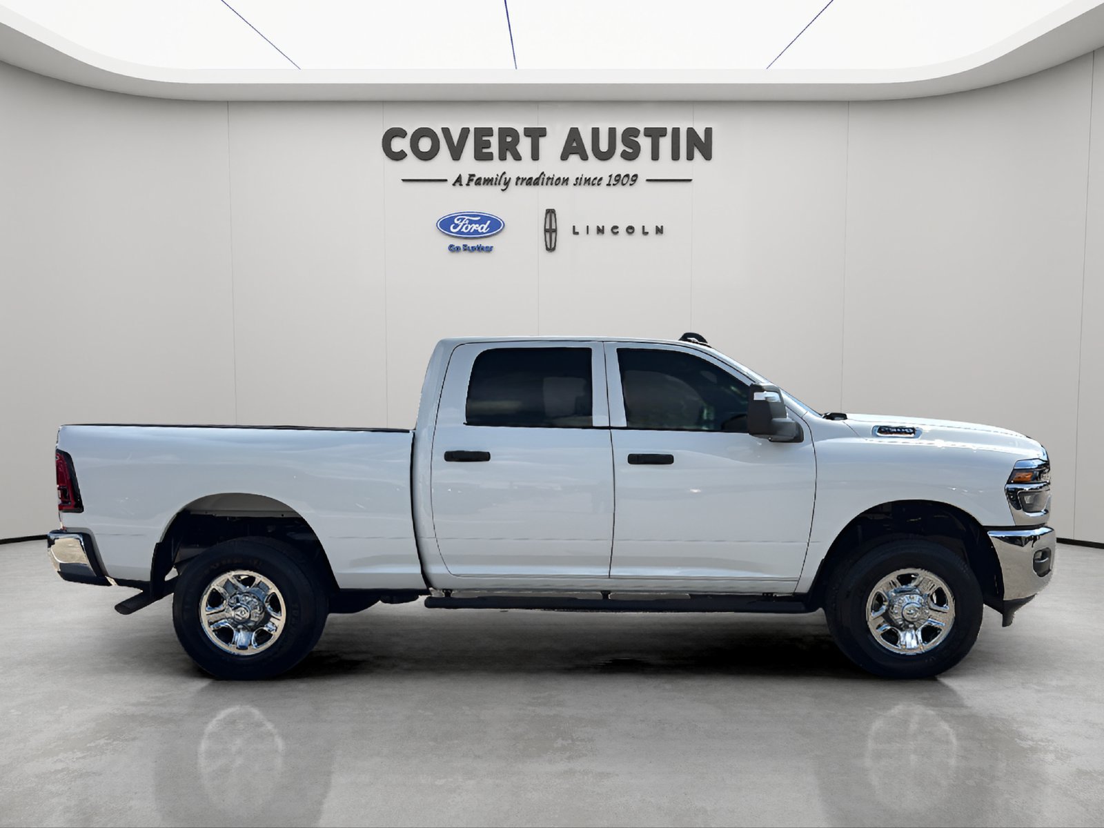 Used 2026 RAM 2500 Tradesman w/ Chrome Appearance Group AWD/4WD image 6