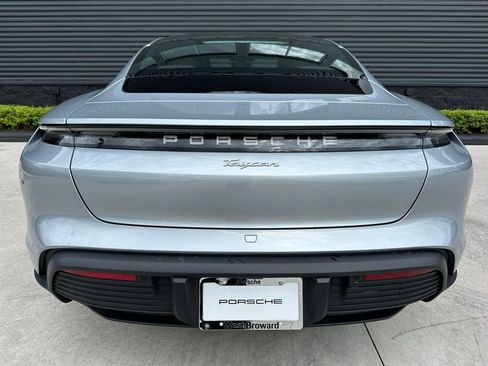 Used 2024 Porsche Taycan image 12