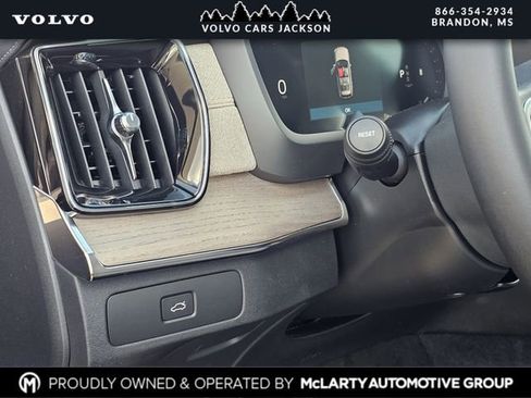 New 2026 Volvo XC90 B6 Plus w/ Protection Package Premier AWD/4WD image 21
