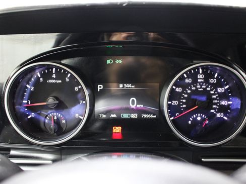 Used 2023 Kia Carnival EX FWD image 13