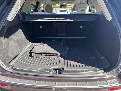 Certified 2023 Volvo XC60 B5 Plus w/ Protection Package Premier image 27