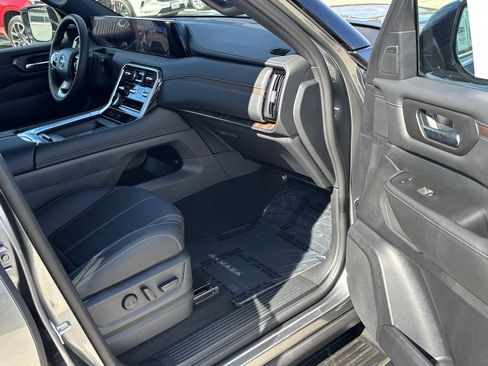 New 2026 Nissan Armada SL w/ Captain's Chari Seat Package image 27