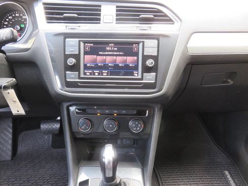 Used 2019 Volkswagen Tiguan S image 16