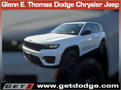 Certified 2023 Jeep Grand Cherokee Altitude RWD image 2