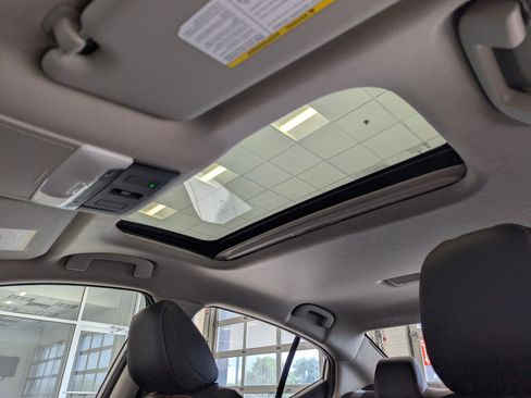 New 2025 Nissan Sentra SR w/ SR Premium Package image 12