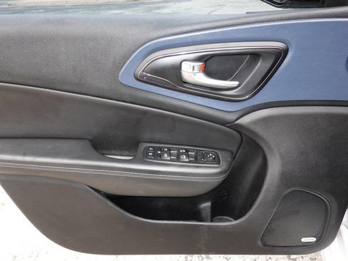 Used 2015 Chrysler 200 S w/ Navigation & Sound Group I image 17