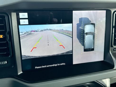 Used 2023 Ford Bronco Badlands image 17