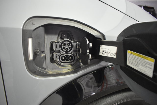 Used 2024 Nissan Ariya AWD image 43