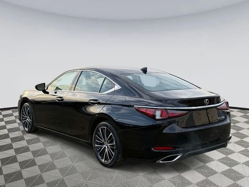 Used 2025 Lexus ES 350 Premium image 4