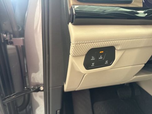 New 2026 Volkswagen Atlas SE image 14