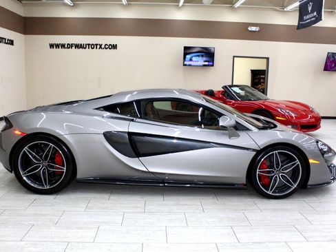 Used 2017 McLaren 570S Coupe image 7