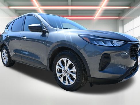Used 2025 Ford Escape Active FWD image 4