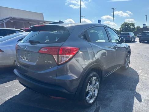 Used 2018 Honda HR-V LX image 3