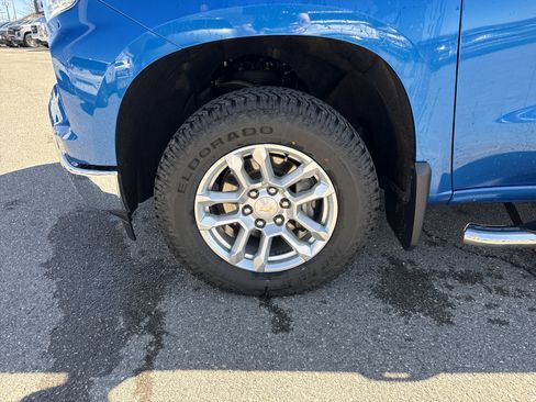 Used 2023 Chevrolet Silverado 1500 LT image 11