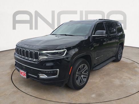 Used 2025 Jeep Wagoneer 4WD w/ Premium Group I image 6