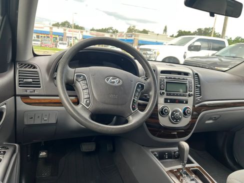 Used 2012 Hyundai Santa Fe GLS FWD image 12