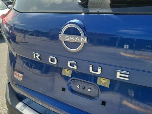 Certified 2023 Nissan Rogue SV FWD image 8