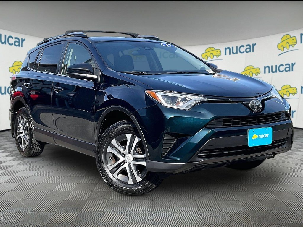 Used 2017 Toyota RAV4 LE AWD/4WD image 1