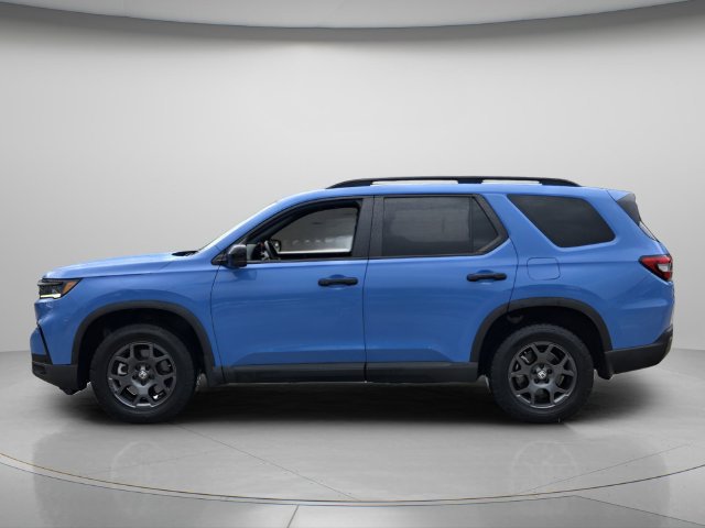 Used 2025 Honda Pilot TrailSport image 3