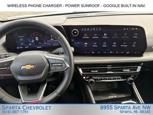 Used 2025 Chevrolet Traverse LT w/ Sun and Wheel Package AWD/4WD image 31