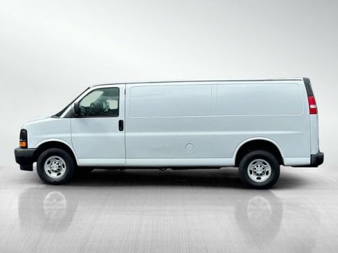 Used 2017 Chevrolet Express 2500 Work Van image 7
