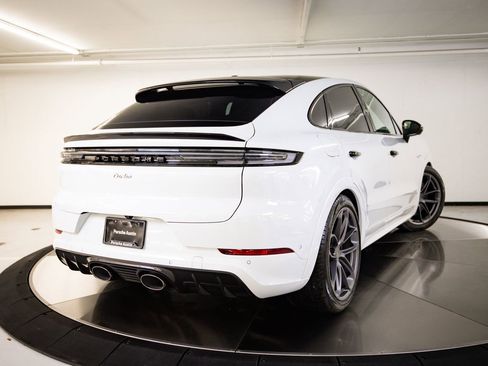 New 2026 Porsche Cayenne Turbo AWD/4WD image 7