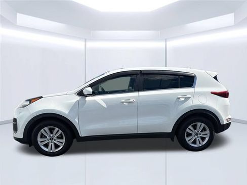 Used 2019 Kia Sportage LX FWD image 2