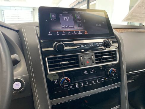 Used 2023 INFINITI QX80 Premium Select w/ All-Season Package image 25