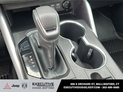 Used 2022 Toyota Highlander XLE image 19