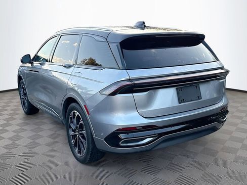 Used 2024 Lincoln Nautilus Reserve image 8