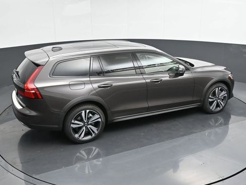 New 2025 Volvo V60 B5 Cross Country Plus w/ Protection Package Premier image 33