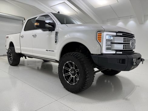 Used 2019 Ford F250 Platinum w/ Platinum Ultimate Package image 1