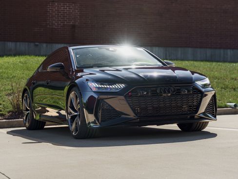 Used 2022 Audi RS 7 Sportback w/ Black Optic Package image 1