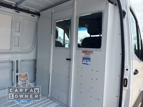 Used 2025 Mercedes-Benz Sprinter 2500 image 2