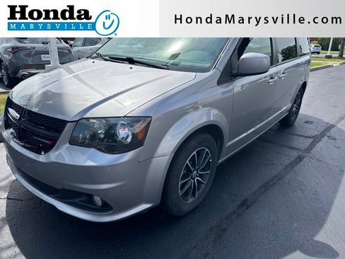 Used 2018 Dodge Grand Caravan SE FWD image 1