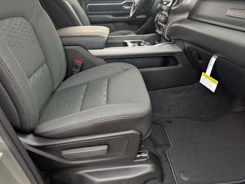 New 2026 RAM 1500 4x4 Crew Cab image 28