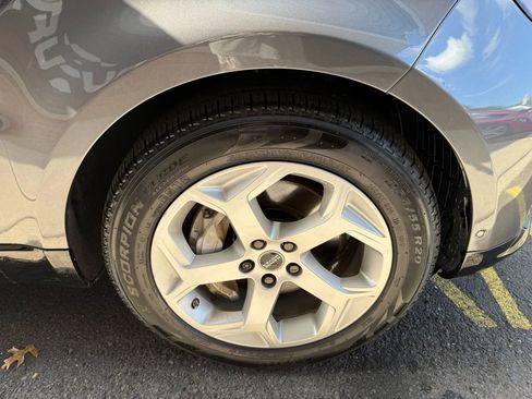 Used 2018 Land Rover Range Rover Sport HSE image 38