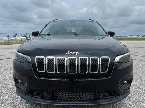 Used 2019 Jeep Cherokee Latitude Plus FWD image 2