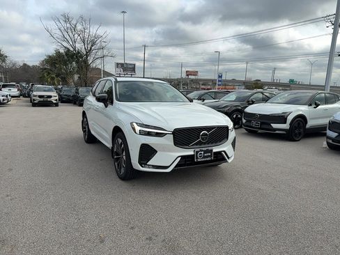 New 2026 Volvo XC60 B5 Plus w/ Climate Package image 7