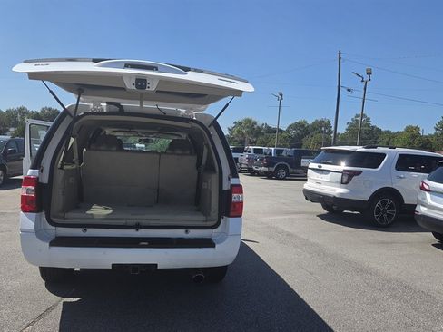 Used 2016 Ford Expedition EL XLT w/ Equipment Group 202A AWD/4WD image 9