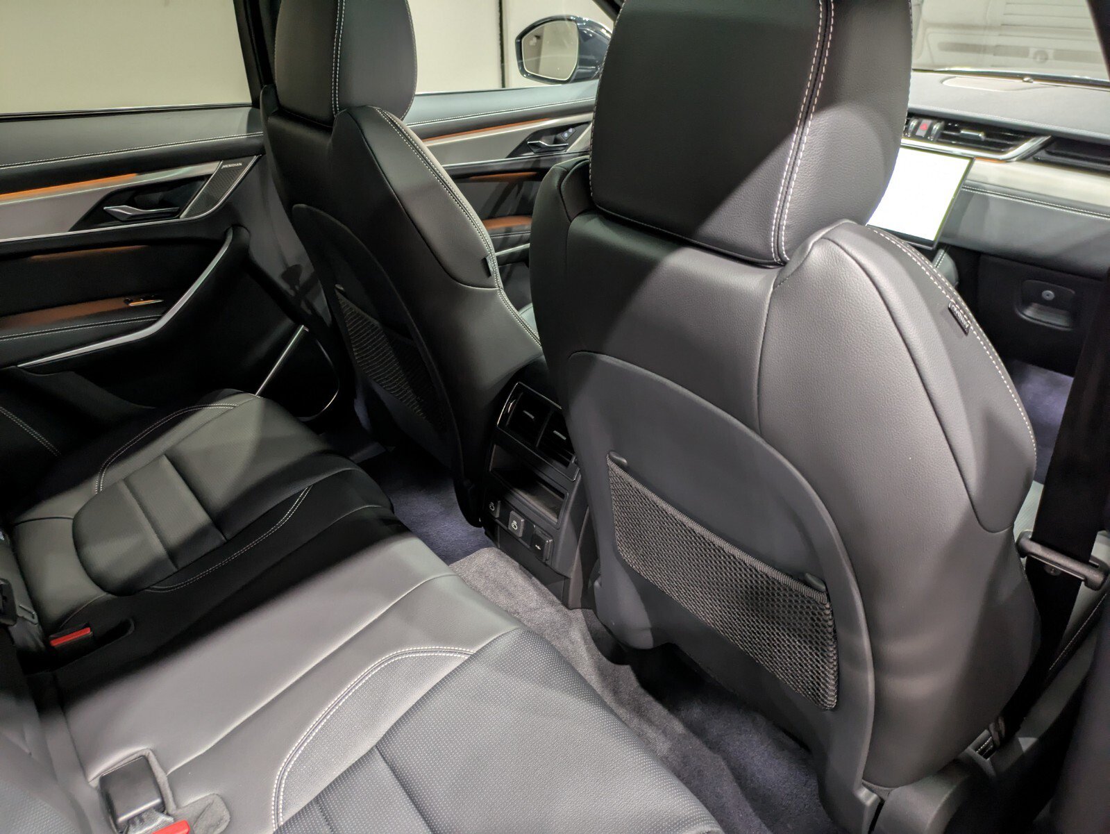 New 2026 Jaguar F-PACE R-Dynamic S AWD/4WD image 21