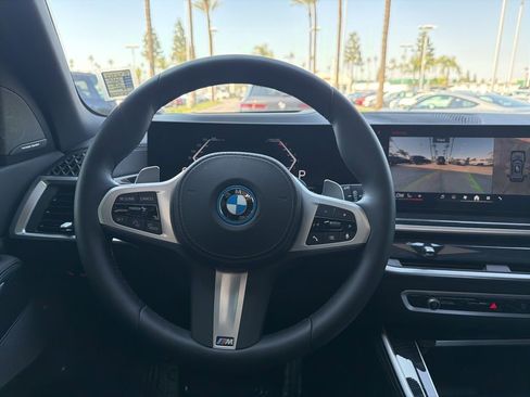 Used 2025 BMW X5 xDrive50e w/ M Sport Package image 19