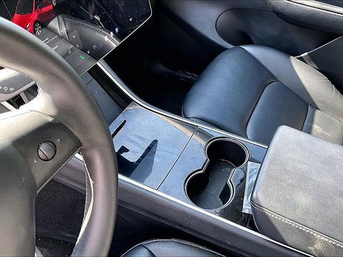 Used 2020 Tesla Model Y Long Range image 13