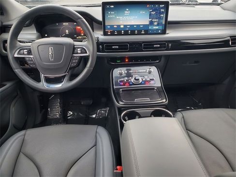 Used 2022 Lincoln Nautilus Reserve image 33