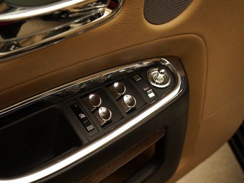 Used 2013 Rolls-Royce Ghost image 26